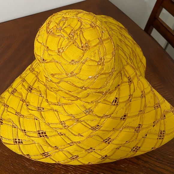 Summer yellow hat - Picture 5 of 6